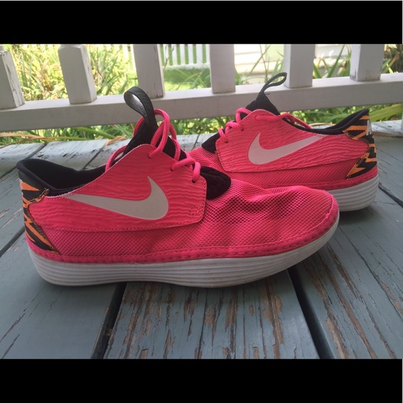 Nike women’s rare water shoes size 9 - Picture 1 of 6